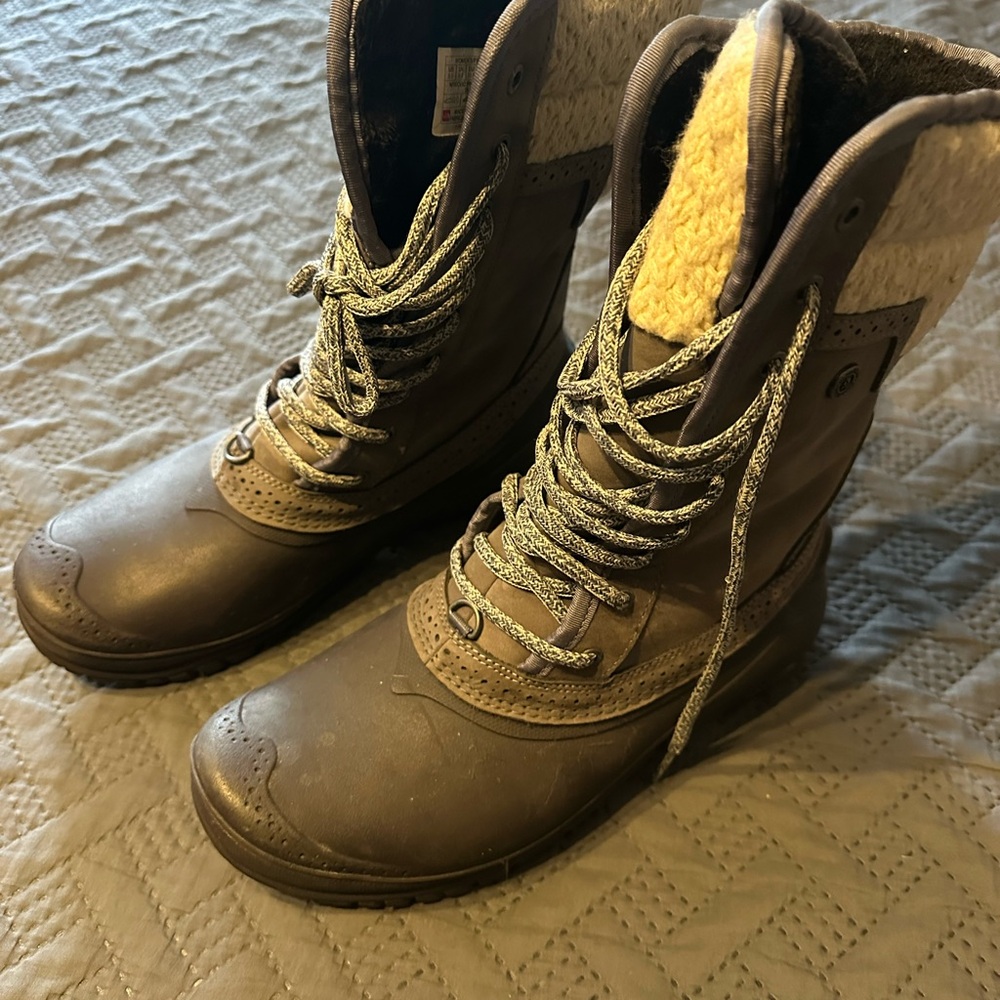 The North Face Women's Brown Lace-Up Insulated Winter Boots with Sherpa Trim